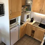 Appartement Climatise Avec Piscine & Mer Bleu Marine