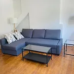 2Nd Floor Cozy Central Flat With Free Parking