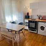 2Nd Floor Cozy Central Flat With Free Parking
