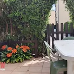 Les Oliviers , Appartement En Rez De Chaussee Avec Terrasse
