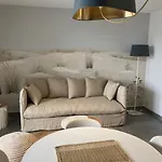 Superbe Appartement Renove, Parking Et Terrasse