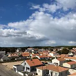 Standing, Luminosite A 100M De La Mer, T3 Prestige