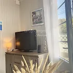 Al 38 - Appartement Marie Souvestre Au Rez-De-Chaussee