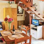 Gorgeous Home In Moelan Sur Mer With Kitchenette