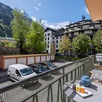 Cosy 40M With Balcony In The Heart Of Chamonix