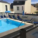 Appartement T2 Avec Piscine, Parking, Proche Plage Et Commerces - Fr-1-197-536