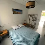 Appartement En Face De La Plage Avec Barbecue