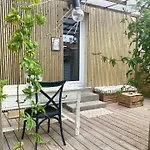 Adorables Studios - Emplacement Ideal