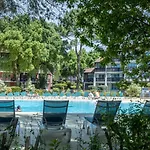 Le Gouic Joli Appartement Piscine