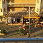 Joli Appartement Avec Grande Et Belle Terrasse, Au Pied De La Plage Du Grazel!
