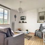 Les Mouettes. Appart Honfleur 4 Personnes Vue Pont De Normandie