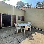 Charmante Maisonnette Proche Centre Et Plage, Terrasse, Parking Et A 1Km Des Plages ! - Fr-1-550-41