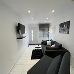 Petite Maison De Ville