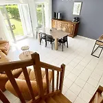 Maison Pour 6 Personnes Avec Garage Et Jardin