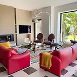 Superbe Villa Vue Sur Mer, Corniche De La Plage