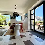 Superbe Villa Vue Sur Mer, Corniche De La Plage