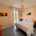 Quiberon - Appartement T2 - 50M² - Plein Centre, Proche Plage, Parking Prive, Loggia Sud - Fr-1-478-218