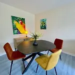 Quiberon - Appartement T2 - 50M² - Plein Centre, Proche Plage, Parking Prive, Loggia Sud - Fr-1-478-218