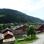 Grand Bornand : Appartement 6 Pers Avec Balcon Au Coeur Du Village - Fr-1-458-167