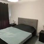 Appartement T2, Residence Au Calme. Parking Prive