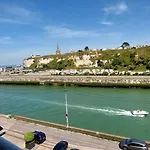 Le Grand Canal Vue Port Et Falaise