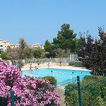 Appartement Avec Piscine Et Tennis St Pierre La Mer - 4Tmed207I