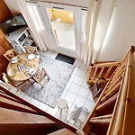 Studio Mezzanine, Acces Direct Aux Pistes, Balcon, Capacite 4 Pers - Fr-1-344-835