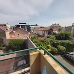 Centre, Grand T2 Balcon Pkg, Plage Gare 600M, Tres Calme