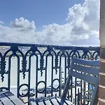 Th 35 - Entre Port Et Mer