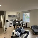 St Charles One Floor