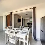 Appartement Renove Tout Confort Avec Piscine