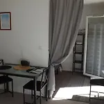 Appartement T2 ,Parking Prive,Terrasse, 10 Mns A Pieds De La Cite Corsaire Et Ses Plages