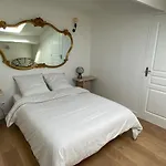 La Sanary - Sleep In Sanary