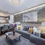 Appartement Moderne A Courchevel Village, Pres Des Commerces Et Pistes, Parking Et Salle De Fitness Inclus - Fr-1-562-38