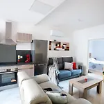 Superbe Appartement A 2 Pas Des Halles, Climatise, Terrasse, Garage