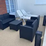 Appart Avec Terrasse Proche Plage - Classe 2 Etoiles