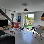 Splendid House With Patio Close To The Sea!