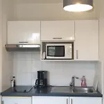 Studio In Residence With Pool And Parking