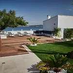 Villa La Petite Perle De Thau