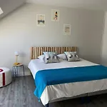Coeur De Larmor, T2 Plein Centre, Vue Mer