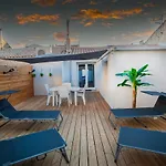 Superbe Appartement A 2 Pas Des Halles, Climatise, Terrasse, Garage
