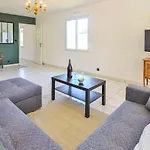 Cozy Home In Sainte-Mere-Eglise With Wifi
