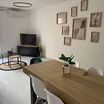 Superbe Appartement Climatise Avec Parking Prive