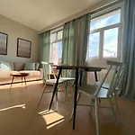Studio Lumineux Avec Balcon A Saint-Jean-De-Luz, A Deux Pas De La Plage Et Des Commerces - Fr-1-239-839