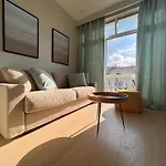 Studio Lumineux Avec Balcon A Saint-Jean-De-Luz, A Deux Pas De La Plage Et Des Commerces - Fr-1-239-839
