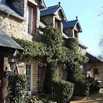 Gite La Maison De Gouville, Avec Piscine Et Spa, Proche Mer