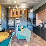 Loft En Ville - Duplex Terrasse Coeur Historique Avec Vue Degagee & Parking Souterrain Offert