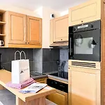 Bright, Spacious South-Facing 1-Bedroom Apartment