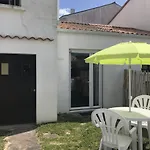 A 100M De La Plage, Maison Ideale Avec Terrasse Et Equipements Complets - Fr-1-22-321