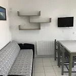 Rez De Jardin 5 Pers Avec Piscine, Vue Directe Sur La Plage A 40 M